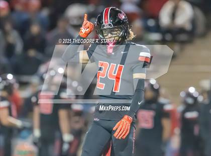 Thumbnail 1 in Eaglecrest vs. Legacy (CHSAA 5A 1st Round) photogallery.