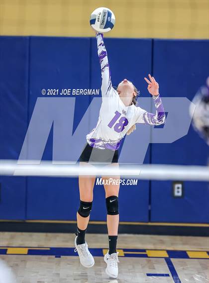 Thumbnail 2 in Mission Oak vs. Reedley (CIF-CS D5 Final) photogallery.