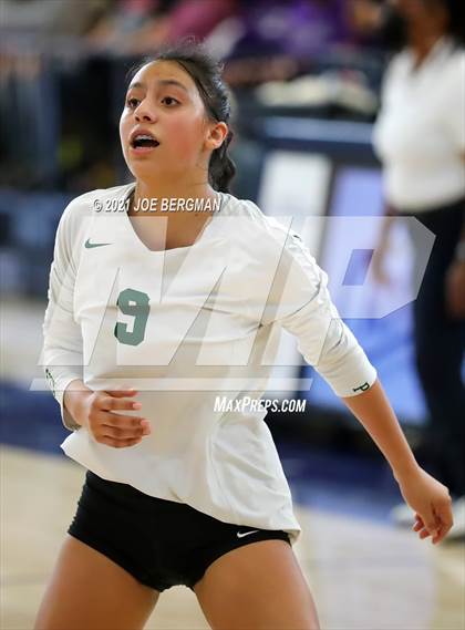 Thumbnail 3 in Mission Oak vs. Reedley (CIF-CS D5 Final) photogallery.
