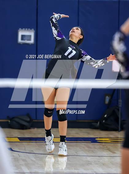 Thumbnail 1 in Mission Oak vs. Reedley (CIF-CS D5 Final) photogallery.
