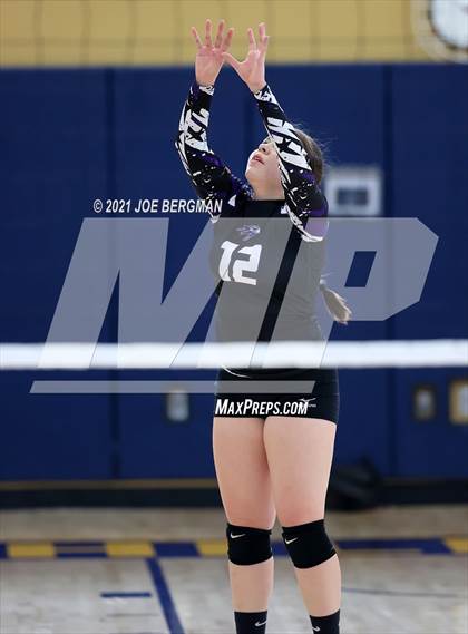 Thumbnail 2 in Mission Oak vs. Reedley (CIF-CS D5 Final) photogallery.