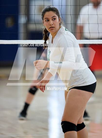 Thumbnail 3 in Mission Oak vs. Reedley (CIF-CS D5 Final) photogallery.