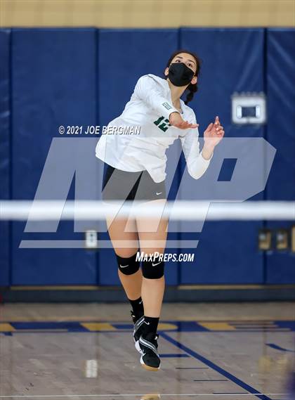 Thumbnail 2 in Mission Oak vs. Reedley (CIF-CS D5 Final) photogallery.
