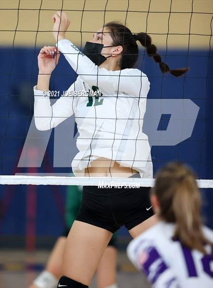 Thumbnail 1 in Mission Oak vs. Reedley (CIF-CS D5 Final) photogallery.