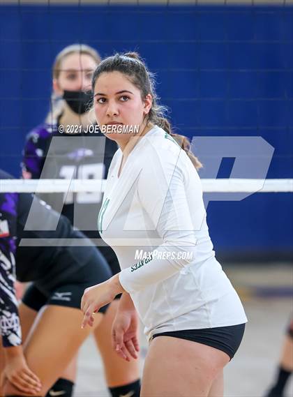 Thumbnail 2 in Mission Oak vs. Reedley (CIF-CS D5 Final) photogallery.