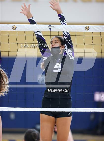 Thumbnail 2 in Mission Oak vs. Reedley (CIF-CS D5 Final) photogallery.