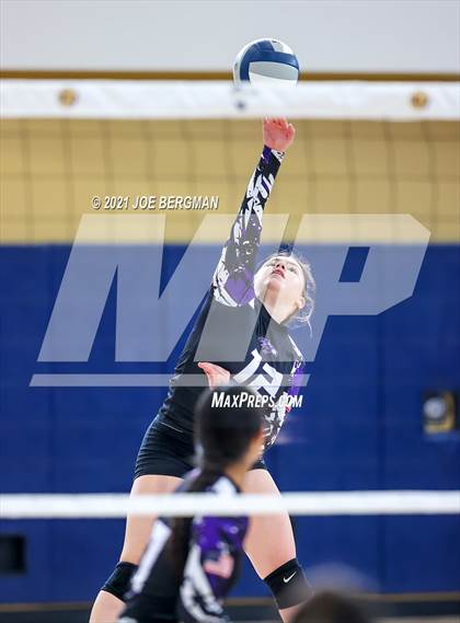 Thumbnail 1 in Mission Oak vs. Reedley (CIF-CS D5 Final) photogallery.