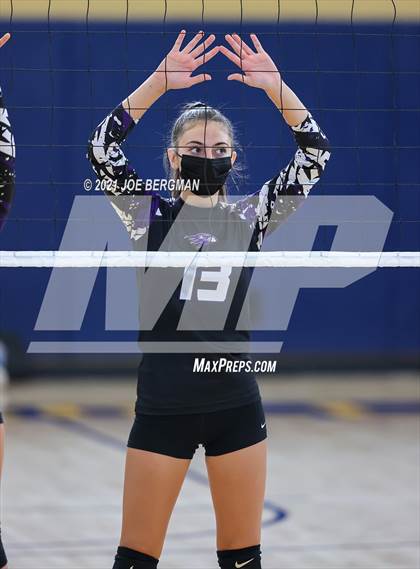 Thumbnail 3 in Mission Oak vs. Reedley (CIF-CS D5 Final) photogallery.