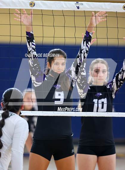Thumbnail 3 in Mission Oak vs. Reedley (CIF-CS D5 Final) photogallery.