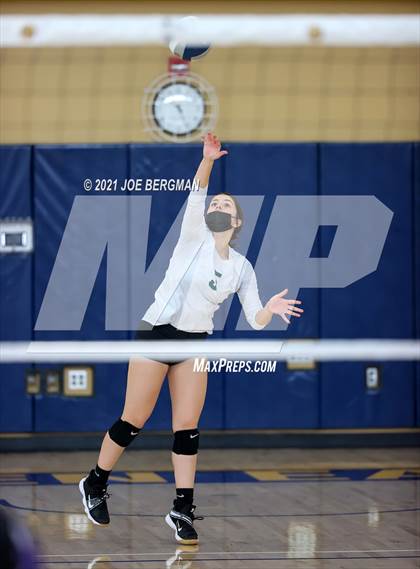 Thumbnail 2 in Mission Oak vs. Reedley (CIF-CS D5 Final) photogallery.