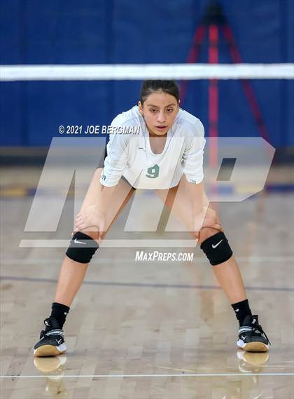 Thumbnail 3 in Mission Oak vs. Reedley (CIF-CS D5 Final) photogallery.