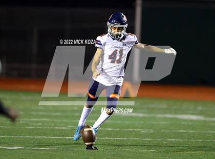 Thumbnail 2 in Inglewood vs. Chaminade (CIF SS D2 Semi-Finals) photogallery.