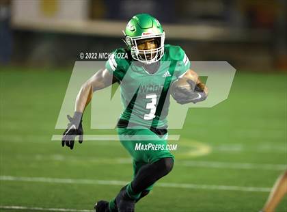 Thumbnail 3 in Inglewood vs. Chaminade (CIF SS D2 Semi-Finals) photogallery.