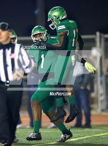 Thumbnail 3 in Inglewood vs. Chaminade (CIF SS D2 Semi-Finals) photogallery.