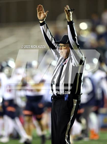 Thumbnail 3 in Inglewood vs. Chaminade (CIF SS D2 Semi-Finals) photogallery.