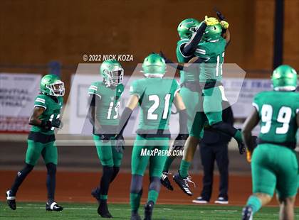 Thumbnail 3 in Inglewood vs. Chaminade (CIF SS D2 Semi-Finals) photogallery.