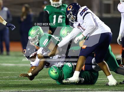 Thumbnail 3 in Inglewood vs. Chaminade (CIF SS D2 Semi-Finals) photogallery.