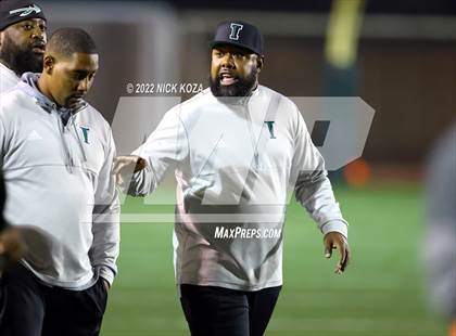 Thumbnail 1 in Inglewood vs. Chaminade (CIF SS D2 Semi-Finals) photogallery.