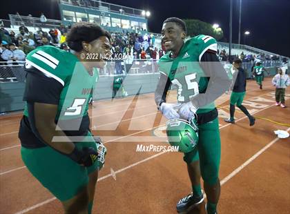 Thumbnail 2 in Inglewood vs. Chaminade (CIF SS D2 Semi-Finals) photogallery.