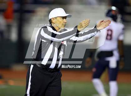 Thumbnail 2 in Inglewood vs. Chaminade (CIF SS D2 Semi-Finals) photogallery.