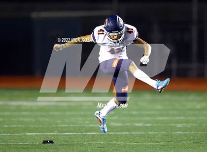 Thumbnail 2 in Inglewood vs. Chaminade (CIF SS D2 Semi-Finals) photogallery.