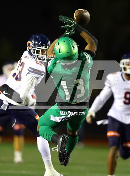 Thumbnail 2 in Inglewood vs. Chaminade (CIF SS D2 Semi-Finals) photogallery.