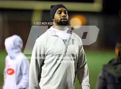 Thumbnail 2 in Inglewood vs. Chaminade (CIF SS D2 Semi-Finals) photogallery.