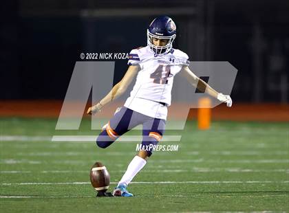 Thumbnail 3 in Inglewood vs. Chaminade (CIF SS D2 Semi-Finals) photogallery.