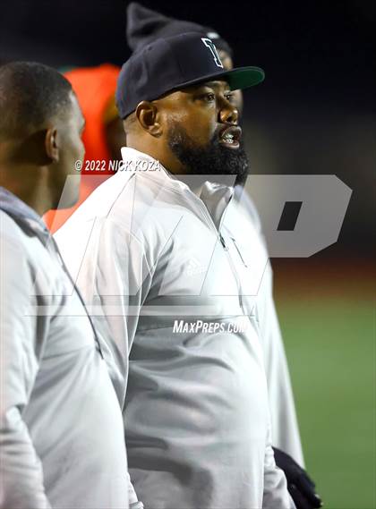 Thumbnail 1 in Inglewood vs. Chaminade (CIF SS D2 Semi-Finals) photogallery.