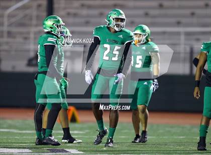 Thumbnail 3 in Inglewood vs. Chaminade (CIF SS D2 Semi-Finals) photogallery.