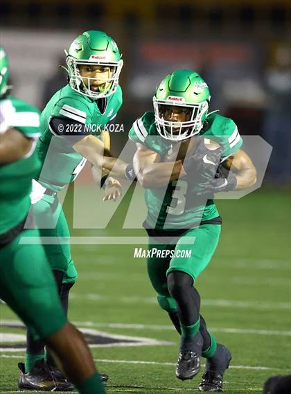 Thumbnail 1 in Inglewood vs. Chaminade (CIF SS D2 Semi-Finals) photogallery.