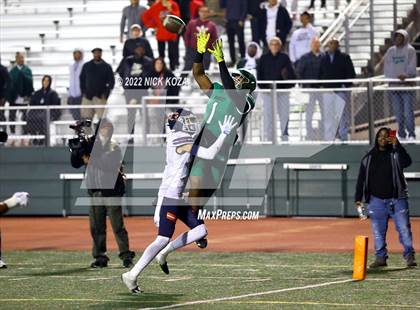 Thumbnail 2 in Inglewood vs. Chaminade (CIF SS D2 Semi-Finals) photogallery.