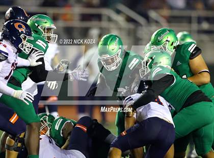 Thumbnail 2 in Inglewood vs. Chaminade (CIF SS D2 Semi-Finals) photogallery.