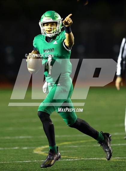Thumbnail 3 in Inglewood vs. Chaminade (CIF SS D2 Semi-Finals) photogallery.