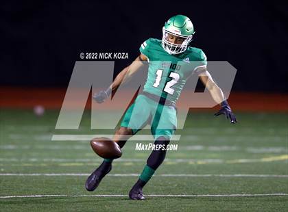 Thumbnail 3 in Inglewood vs. Chaminade (CIF SS D2 Semi-Finals) photogallery.