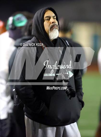 Thumbnail 3 in Inglewood vs. Chaminade (CIF SS D2 Semi-Finals) photogallery.