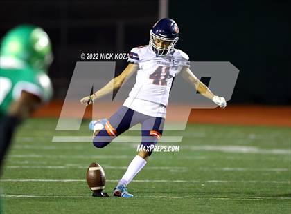 Thumbnail 3 in Inglewood vs. Chaminade (CIF SS D2 Semi-Finals) photogallery.