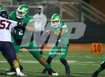 Thumbnail 2 in Inglewood vs. Chaminade (CIF SS D2 Semi-Finals) photogallery.
