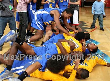 Thumbnail 3 in St. Bernard vs. Sierra Canyon (CIF SoCal D5 Regional Final) photogallery.