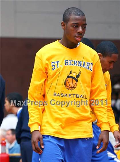 Thumbnail 3 in St. Bernard vs. Sierra Canyon (CIF SoCal D5 Regional Final) photogallery.