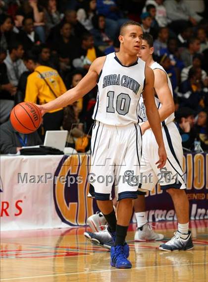 Thumbnail 1 in St. Bernard vs. Sierra Canyon (CIF SoCal D5 Regional Final) photogallery.