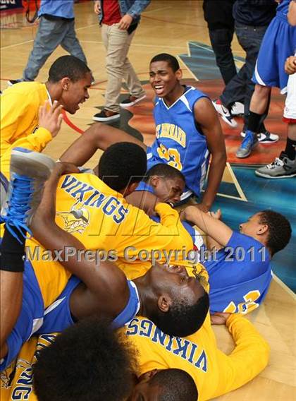 Thumbnail 3 in St. Bernard vs. Sierra Canyon (CIF SoCal D5 Regional Final) photogallery.