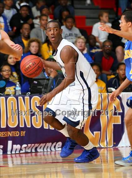 Thumbnail 3 in St. Bernard vs. Sierra Canyon (CIF SoCal D5 Regional Final) photogallery.