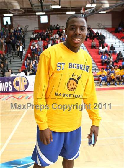 Thumbnail 1 in St. Bernard vs. Sierra Canyon (CIF SoCal D5 Regional Final) photogallery.