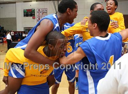 Thumbnail 2 in St. Bernard vs. Sierra Canyon (CIF SoCal D5 Regional Final) photogallery.