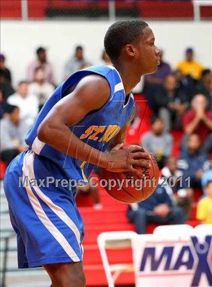 Thumbnail 1 in St. Bernard vs. Sierra Canyon (CIF SoCal D5 Regional Final) photogallery.