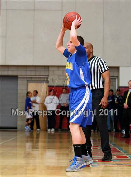 Thumbnail 2 in St. Bernard vs. Sierra Canyon (CIF SoCal D5 Regional Final) photogallery.