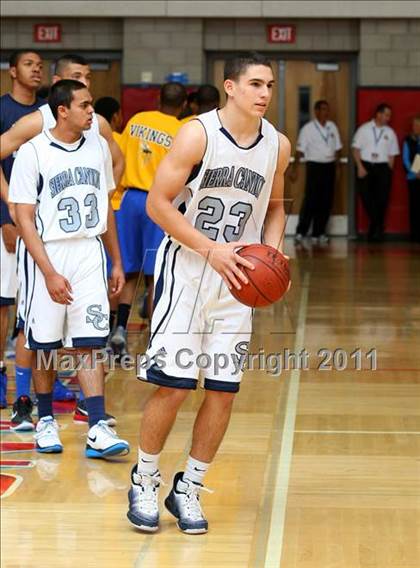 Thumbnail 3 in St. Bernard vs. Sierra Canyon (CIF SoCal D5 Regional Final) photogallery.