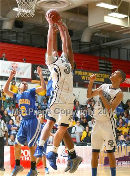 Thumbnail 3 in St. Bernard vs. Sierra Canyon (CIF SoCal D5 Regional Final) photogallery.