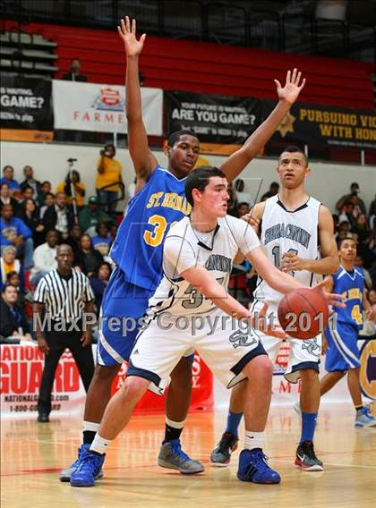 Thumbnail 1 in St. Bernard vs. Sierra Canyon (CIF SoCal D5 Regional Final) photogallery.